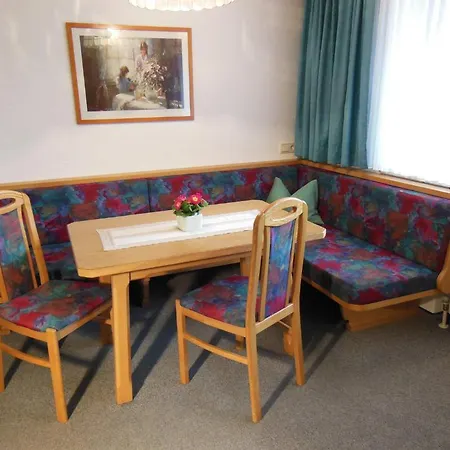 Haus Ruech Apartmán *